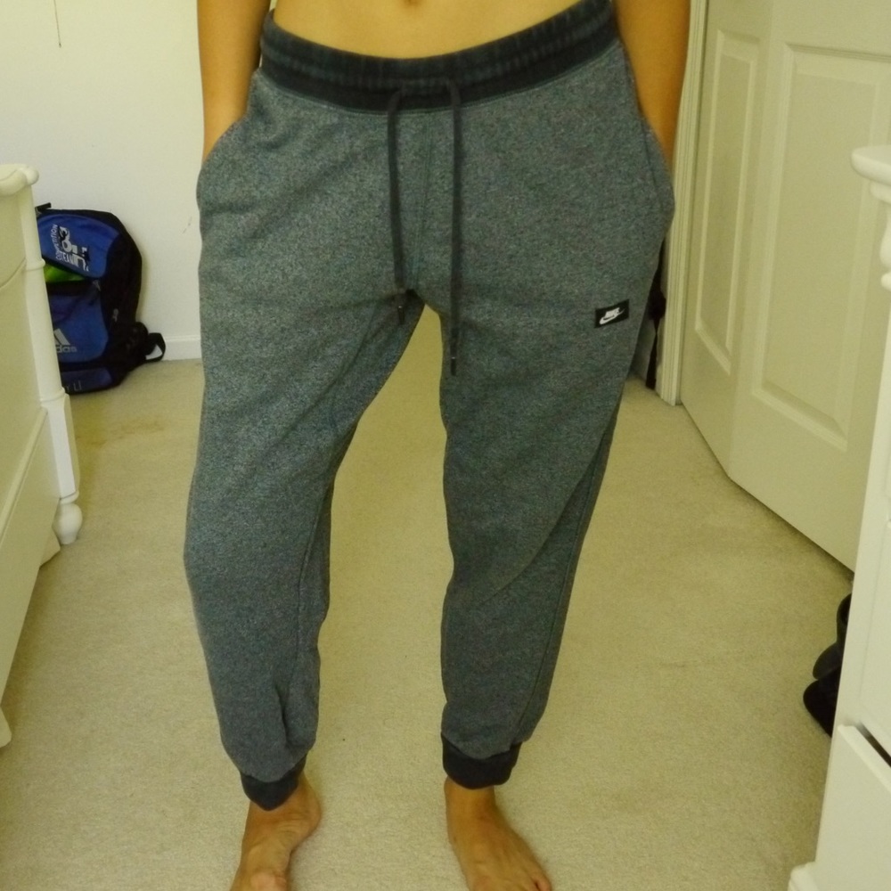 Nike joggers/sweatpants!! Sz Men’s M but fit WS!